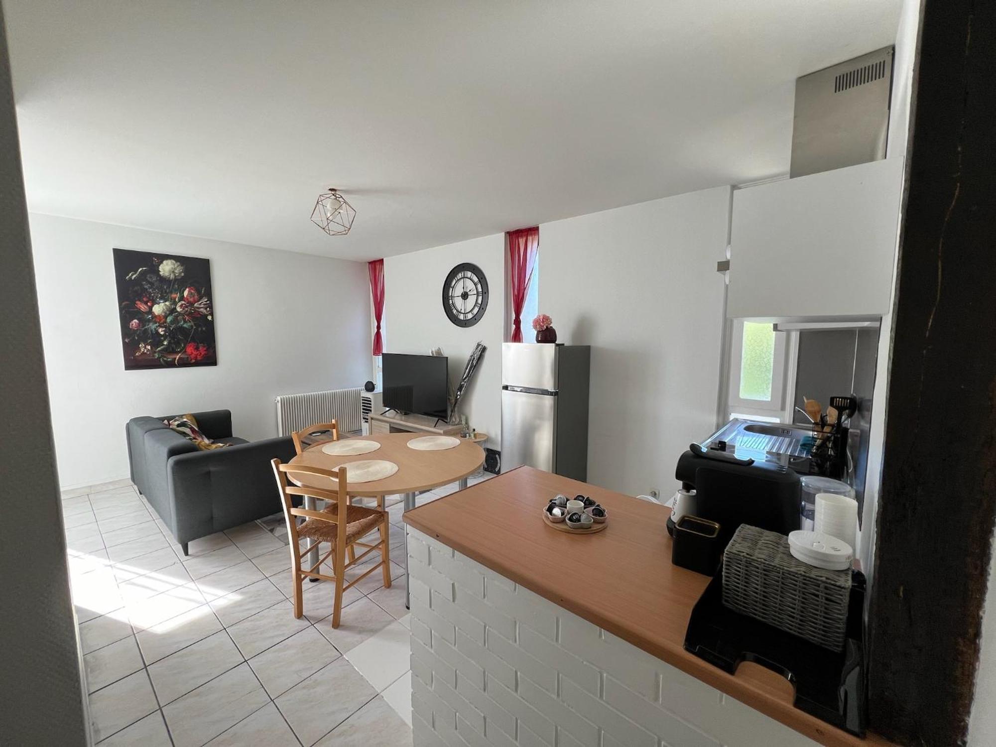 Appartement Chaleureux Pour Un Sejour Confortable Bourg-en-Bresse Luaran gambar